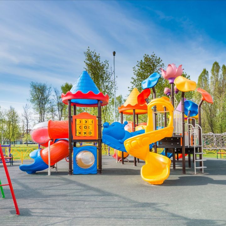 Cum să pregătești corect terenul pentru un loc de joacă sigur